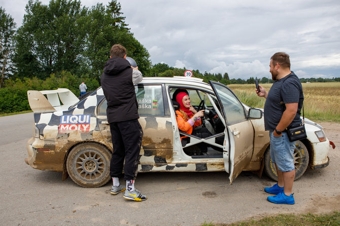 Erlendo Bartulio nuotr./Donata Virbilatė lenktynėse „Rally Žemaitija“