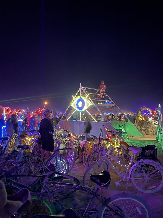 Asmeninio albumo nuotr./Kevinas Gigevič festivalyje „Burning Man“