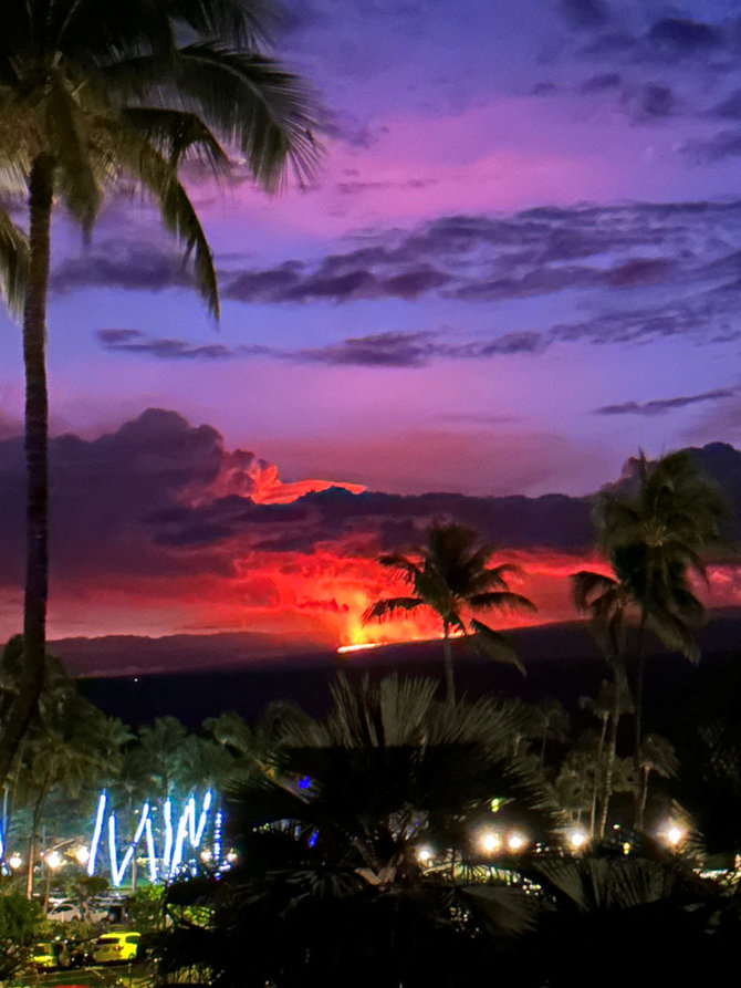 „Reuters“/„Scanpix“ nuotr./Ugnikalnio Mauna Loa išsiveržimas Havajuose