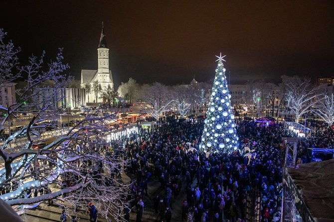 Rolando Parafinavičiaus nuotr./Kalėdų eglės įžiebimas Šiauliuose