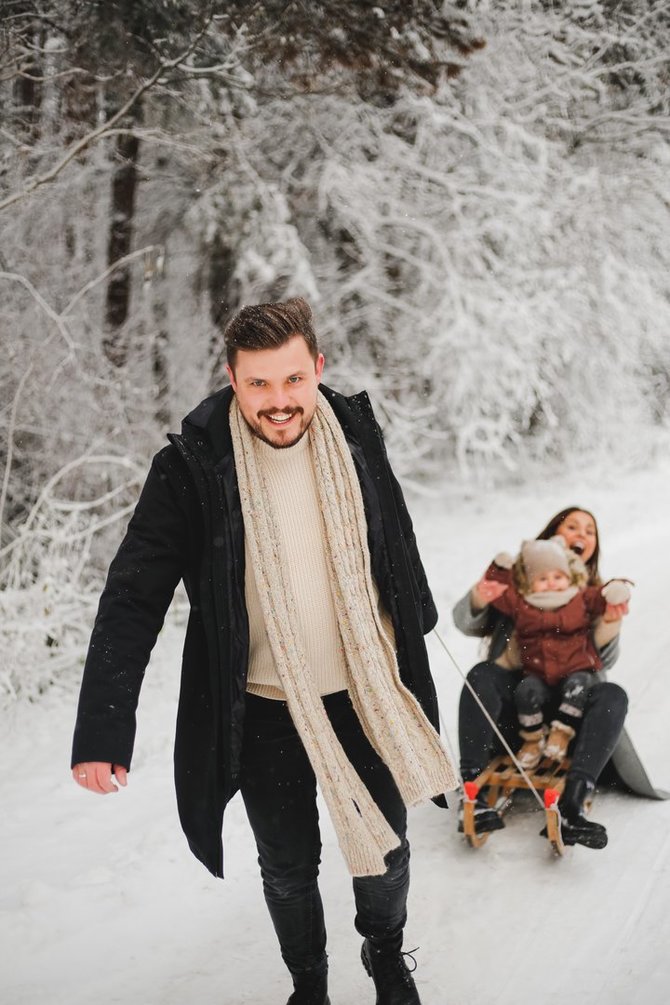 Domantės Vasiliauskaitės nuotr./Evelina ir Ovidijus Petrauskai su dukra Estele