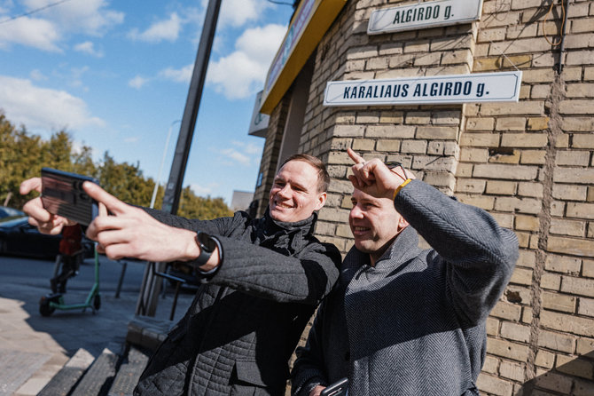 Rūtos Verseckaitės nuotr./Vilniuje atidengtos Lietuvos karalių gatvių lentelės