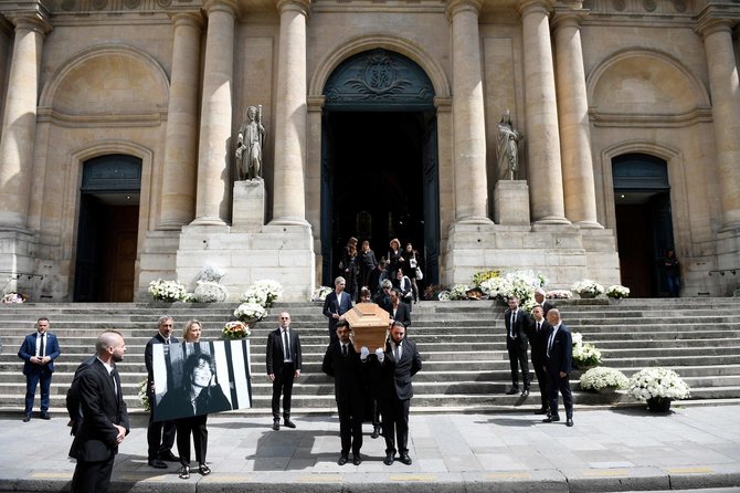 AFP/„Scanpix“ nuotr./Jane Birkin laidotuvės Paryžiuje