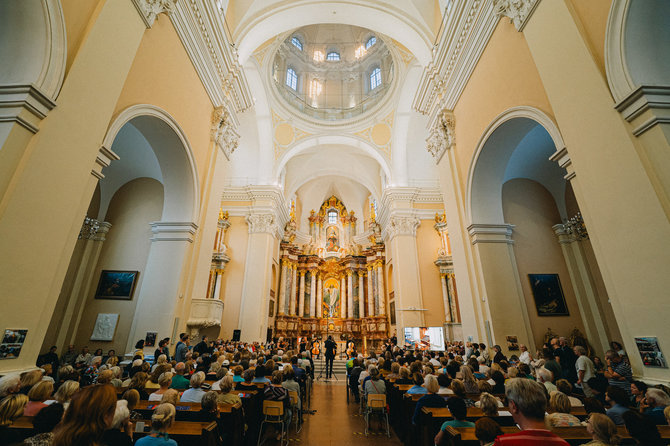 Modesto Endriuškos nuotr./NIKO ir Renatos Marcinkutės-Lesieur koncertas Vilniaus Šv. Kazimiero bažnyčioje
