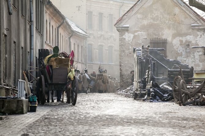 Kadras iš filmo „Karas ir taika“