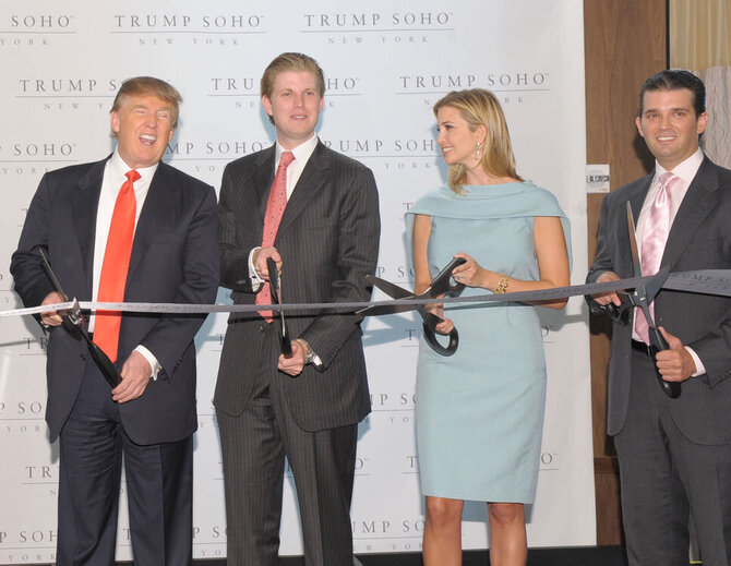Donaldo Trumpo šeima (iš kairės): Donaldas Trumpas, Ericas Trumpas, Ivanka Trump ir Donaldas Trumpas jaunesnysis