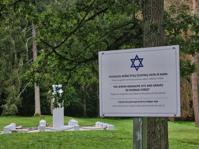 Ramūno Jakubausko nuotr./Žydų žudynių vieta Pivonijos šile