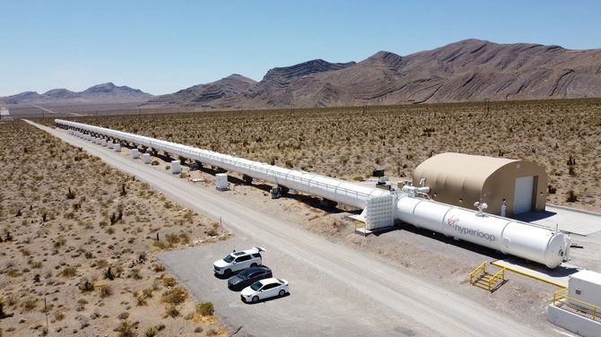 „Reuters“/„Scanpix“ nuotr./„Hyperloop“ bandymai