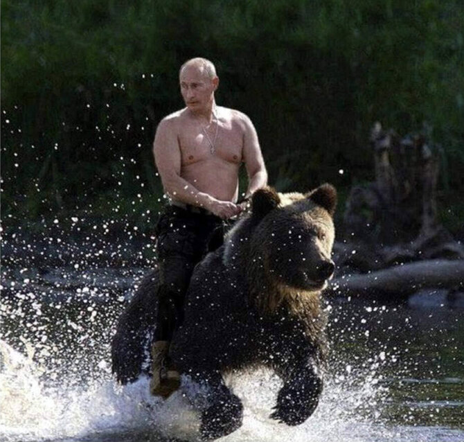 Ekrano nuotr. /Rusijoje populiarus memas – Vladimiras Putinas raitas ant meškos (sukurta kompiuterine programa)