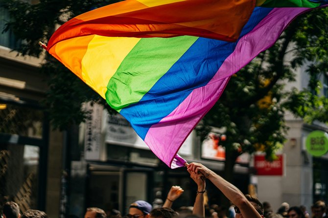 Unsplash.com nuotr./LGBTQ+ asmenys visame pasaulyje vis aktyviau gina savo teises