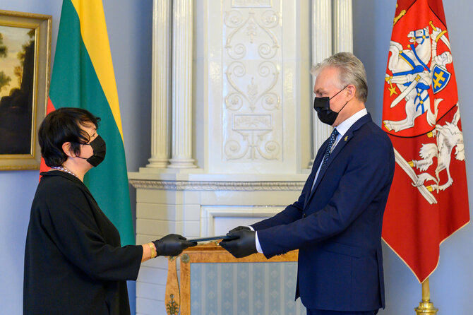 Roberto Dačkaus nuotr./Prezidentas paskyrė Liną Balėnaitę valstybės kontrolieriaus pavaduotoja