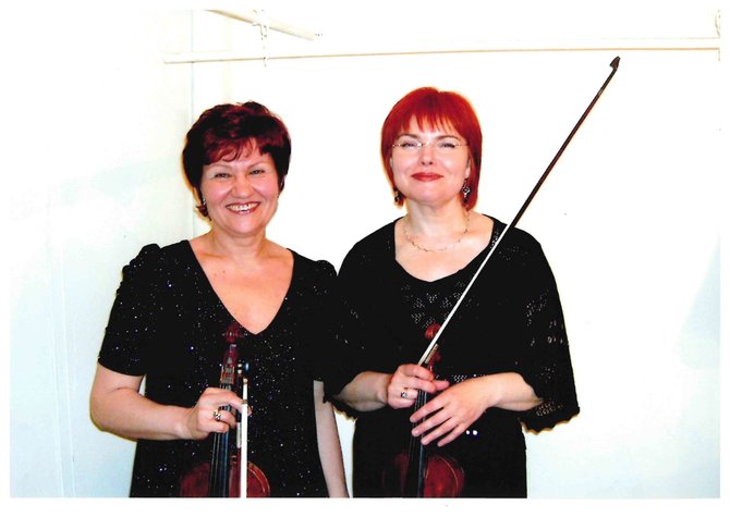 Asmeninio archyvo nuotr./Angelė Litvaitytė ir Donata Dunovska