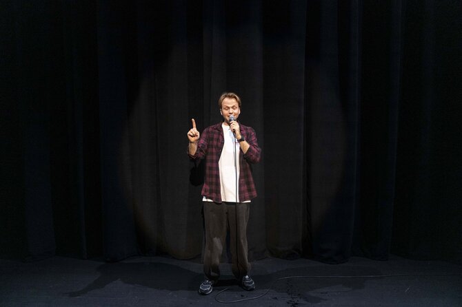 Roko Morkūno nuotr./Scena iš spektaklio „Stand-up’as prasmei ir beprasmybei“