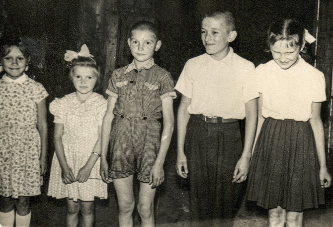 Asmeninio archyvo nuotr./Kaimo vaikų teatriukas, 1961