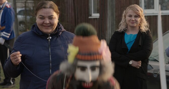 Kino komandos nuotr./Kadras iš Giedrės Beinoriūtės filmo „Sacrum ir profanum Pievėnuose“