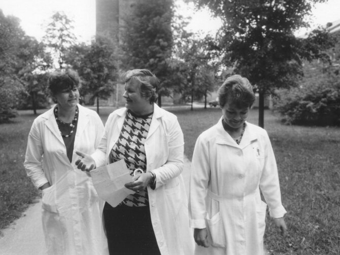 Organizatorių nuotr./Antano Sutkaus paroda Respublikinės Vilniaus psichiatrijos ligoninės lauko galerijoje 