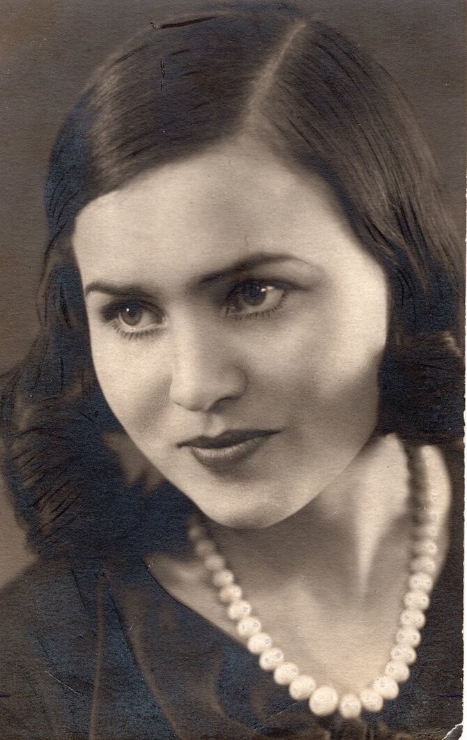 Maironio lietuvių literatūros muziejaus nuotr./Salomėja Nėris, 1933 m.
