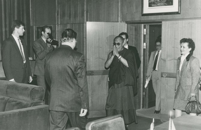 Dalai Lamos susitikimas su Vytautu Landsbergiu Aukščiausioje Taryboje. 1991 rugsėjo 29 d. Nuotrauka iš Laimos Andrikienės archyvo. Nuotr. aut. Kęstutis Vanagas