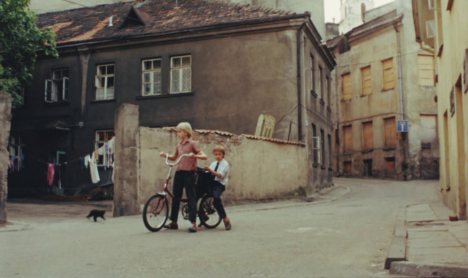 Vaidybinis filmas „Aš esu“ (1990), rež. R.Lileikis, S.Motiejūnas