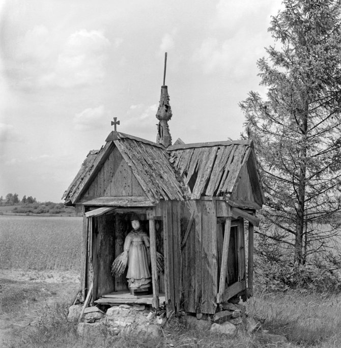 Mečislovo Sakalausko nuotr. Vilniaus dailės akademijos leidyklos archyvas/Uogiškiai, Akmenės r., 1961