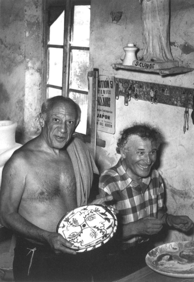 © Archives Marc and Ida Chagall, Paris/Pablo’as Picasso’as ir Marcas Chagallas Madoura keramikos dirbtuvėje Valorise, apie 1948–1952