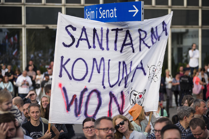 „Zuma Press“/„Scanpix“ nuotr./Protestas prieš vakcinaciją Lenkijoje