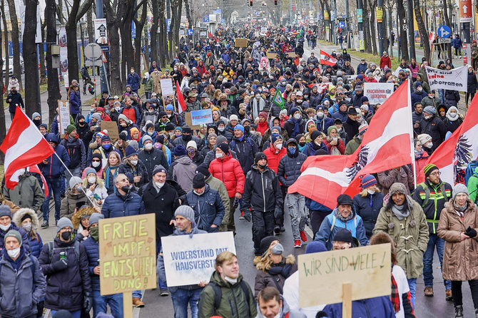 „Imago“/„Scanpix“ nuotr./Protestas prieš vakcinaciją Austrijoje