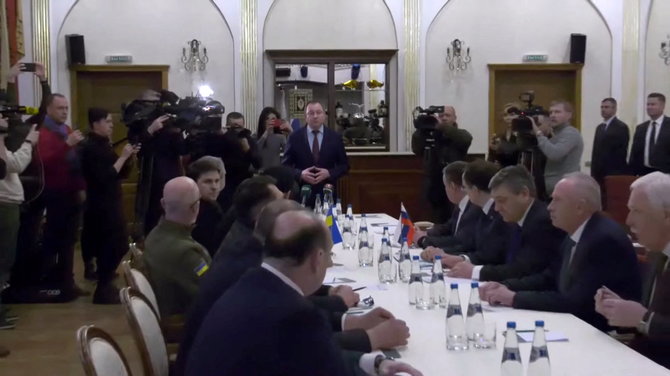 „Reuters“/„Scanpix“ nuotr./Ukrainos ir Rusijos derybos