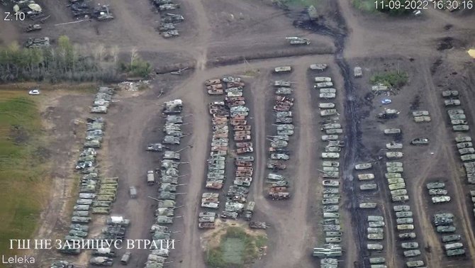 Ukrainos ginkluotųjų pajėgų strateginės vadovybės nuotr./Rusijos šarvuočių „kapinės“