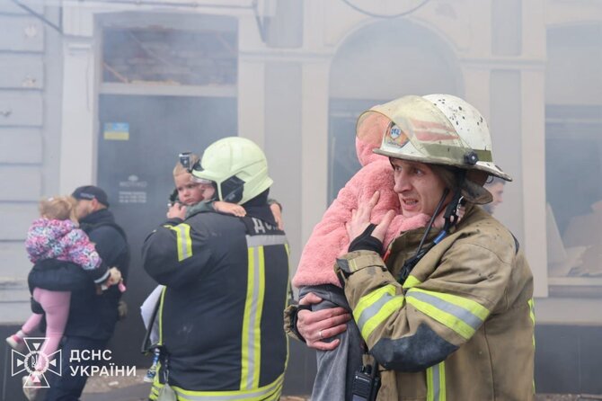 Ukrainos valstybinė nepaprastųjų situacijų tarnyba/Rusijos ataka Charkive