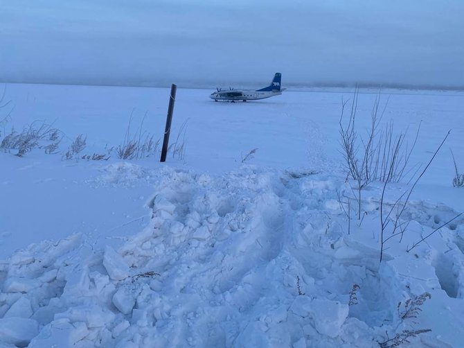 „Jakutsk Večernij“ nuotr./Jakutijoje lėktuvas nepataikė nusileisti oro uoste: sėdo ant užšalusios upės