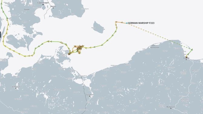 „Bild“/Pakeliui iš Gdansko į Riugeną Vokietijos karo laivas išjungė savo atsakiklį ir po 30 valandų vėl pasirodė prie Bornholmo