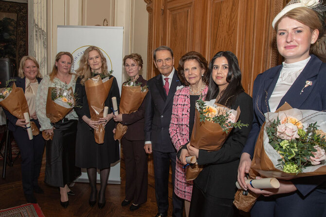 Queen Silvia Nursing Award nuotr./Švedijos karalienės Silvios apdovanojimų akimirka