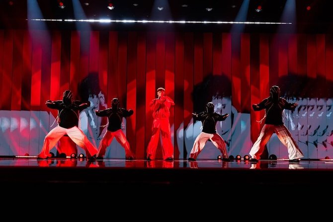 Eurovision.tv nuotr./Pirmoji Silvester Belt repeticija „Eurovizijos“ scenoje