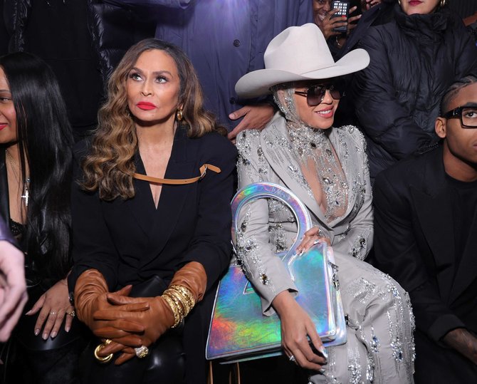 Scanpix nuotr./Beyonce su mama Tina Knowles