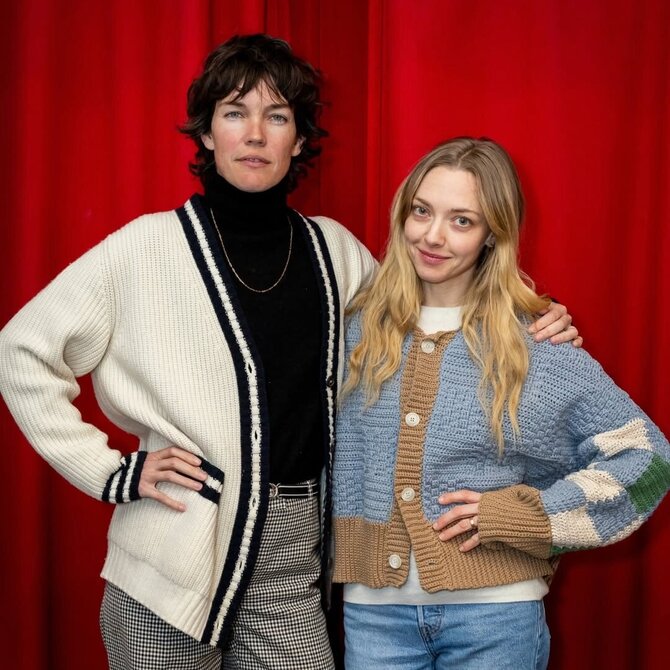 Instagram nuotr./Amanda Seyfried su lietuvių kurtu megztiniu