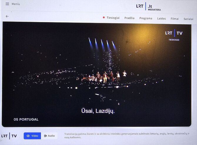 Soc. tinklų nuotr./„Eurovizijos“ akimirka ir dainos subtitrai