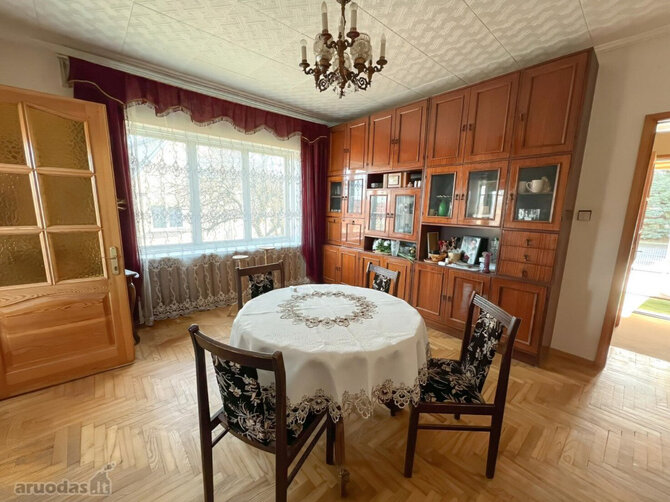 aruodas.lt nuotr./Vilmanto Žilinsko tėvų namas Zarasuose