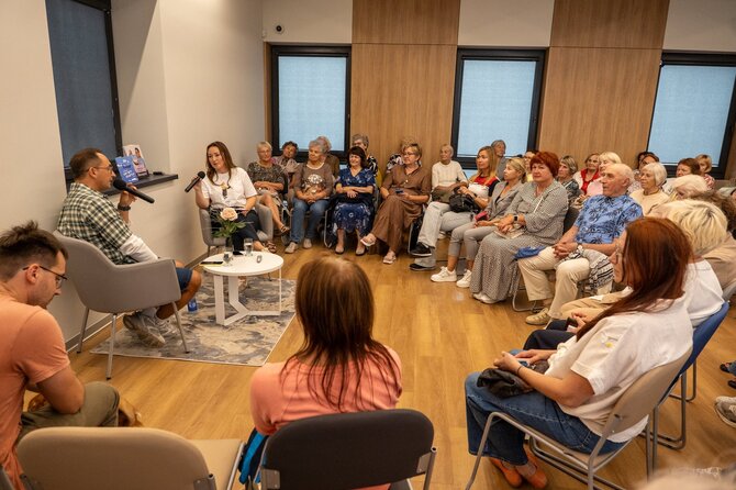 Gintauto Beržinsko nuotr./Susitikimas su Orijumi Gasanovu Klaipėdos Imanuelio Kanto viešosios bibliotekos „Kauno atžalyno“ padalinyje