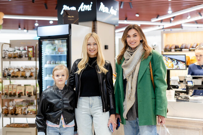 Renatos Vičiūnės nuotr./Naujos „Mon Ami“ kepyklėlės atidarymas