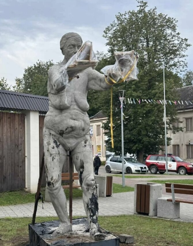 Soc. tinklų nuotr./Mykolo Saukos skulptūra