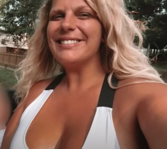 Stop kadras/Brittany Fortinberry