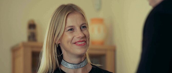 Stop kadras/Aktorė Emilija Latėnaitė seriale „Rimti reikalai“