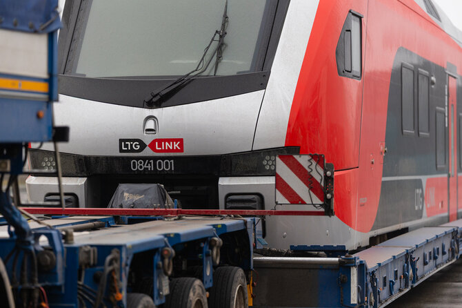 Bendrovės nuotr./Baterinis „Stadler“ traukinys 