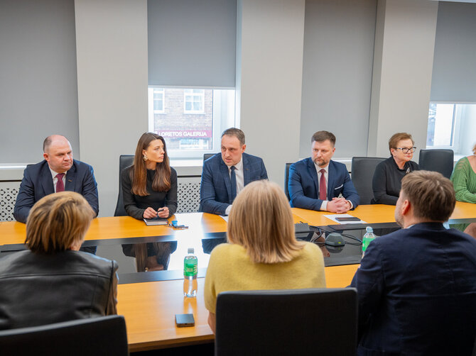 Alytaus miesto savivaldybės nuotr./Diskusija su mokytojais Alytaus miesto savivaldybėje