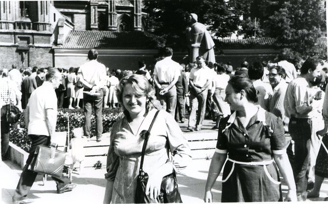 Asmeninio archyvo nuotr./Genovaitė Šakalienė (centre) Lietuvos Laisvė Lygos organizuotame antisovietiniame mitinge prie A. Mickevičiaus paminklo. Vilnius, 1987 m. rugpjūčio 23 d