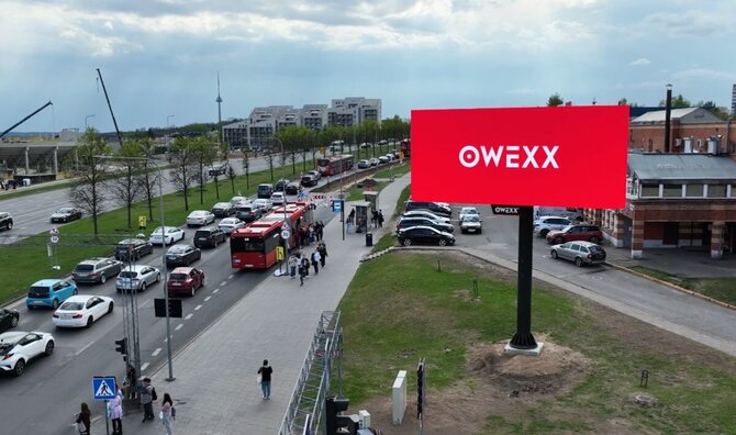 Bendrovės nuotr./OWEXX tripusis ekranas Vilniuje