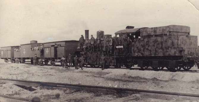 Vytauto Didžiojo karo muziejaus nuotr. /Lietuvos kariuomenės šarvuotasis traukinys „Kęstutis“, 1921-1927 m.