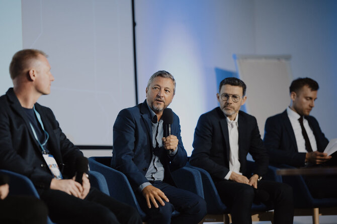 Justino Auškelio nuotr./Diskusijoje žinomiausi pasaulio ir Lietuvos pramonės atstovai 