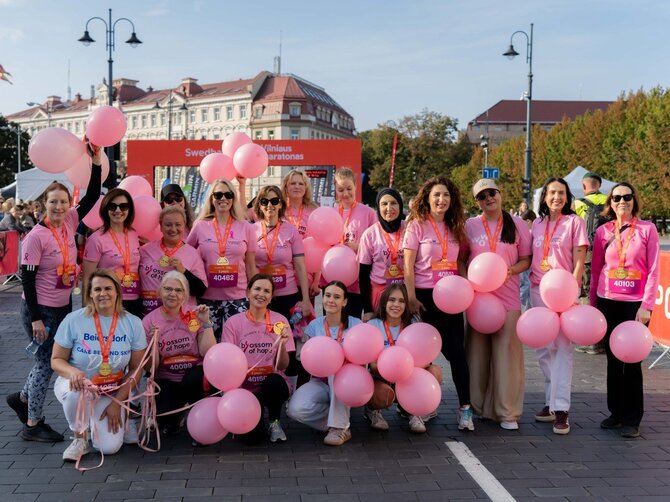 Organizatorių nuotr./„Sužydėjusi viltis“ komanda Vilniaus maratone 